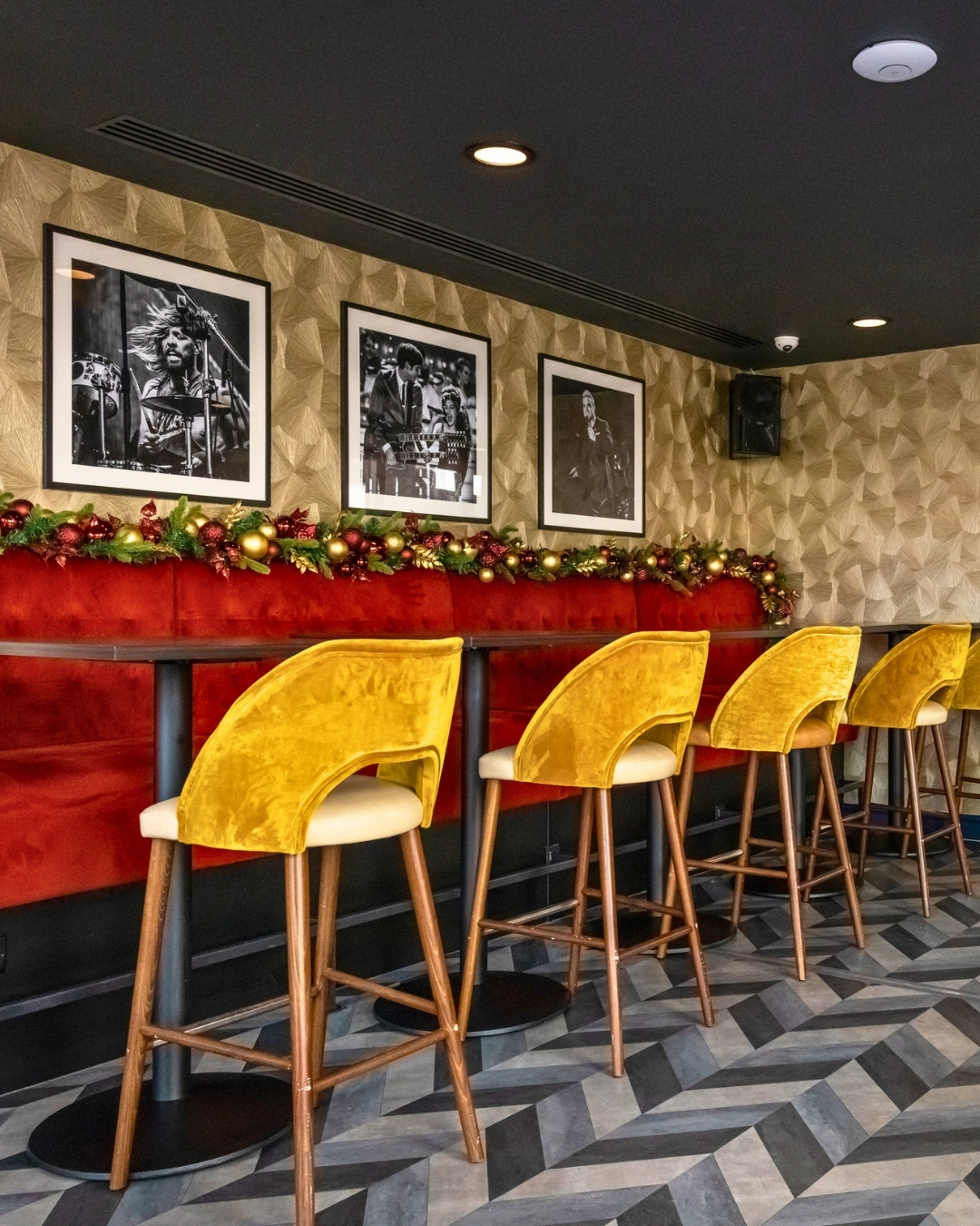 Private dining room at Amazing Grace Canary Wharf decorated for Christmas