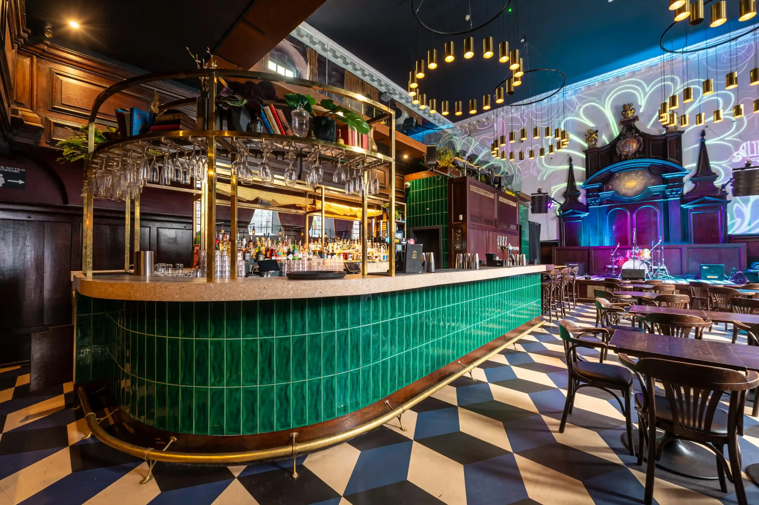 Amazing Grace London Bridge main floor
