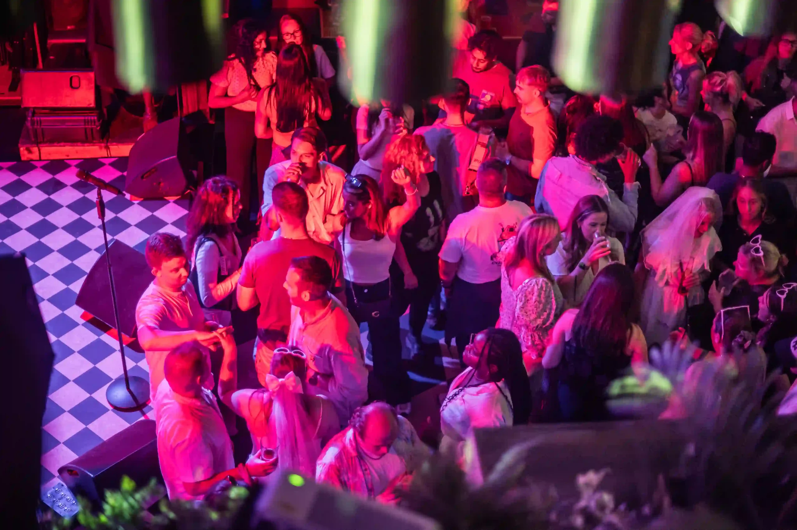 Late night dancing at Amazing Grace London Bridge